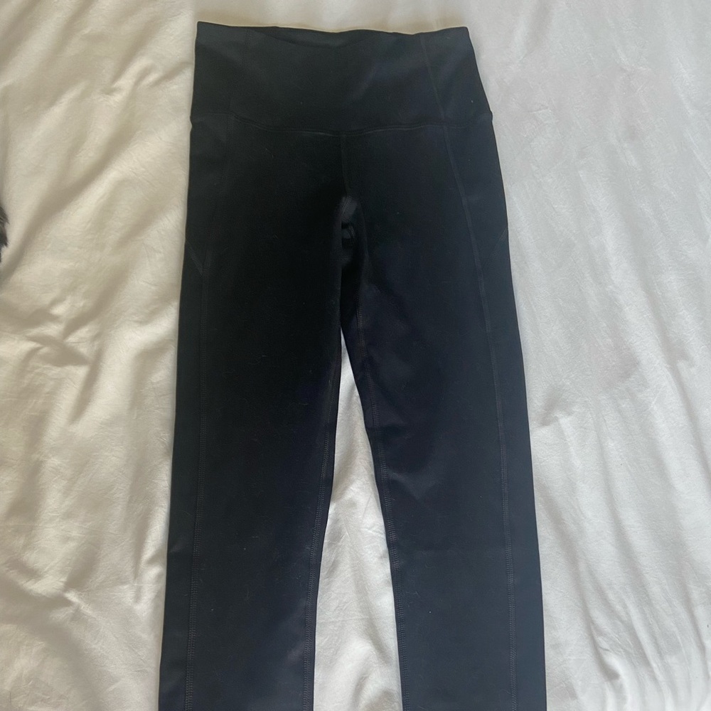 XS Black Under Armour High Rise Ankle Legging “Reflect Ankle Legging”